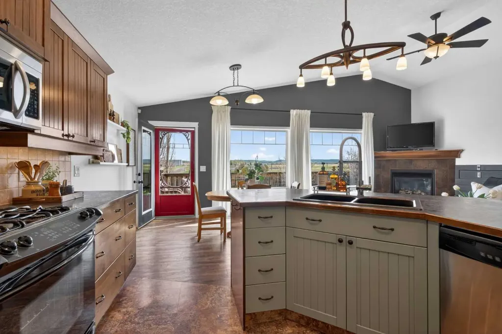 283 Willow Ridge Manor Diamond Valley AB T0L 0H0
