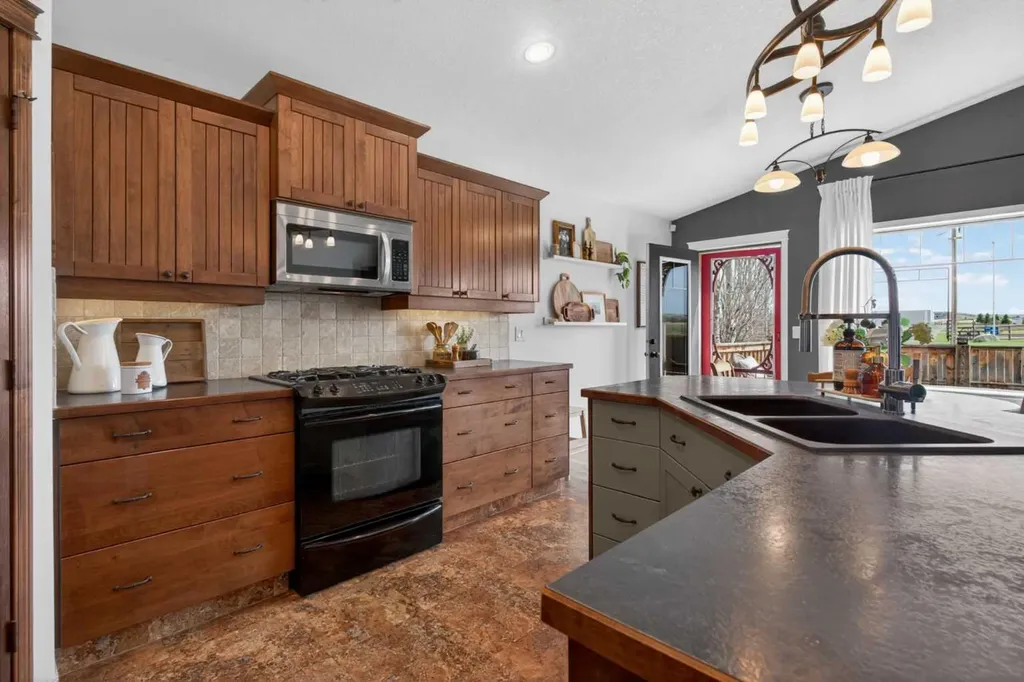 283 Willow Ridge Manor Diamond Valley AB T0L 0H0