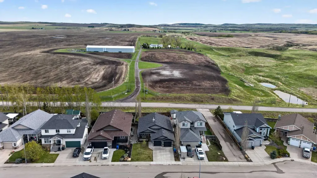 283 Willow Ridge Manor Diamond Valley AB T0L 0H0