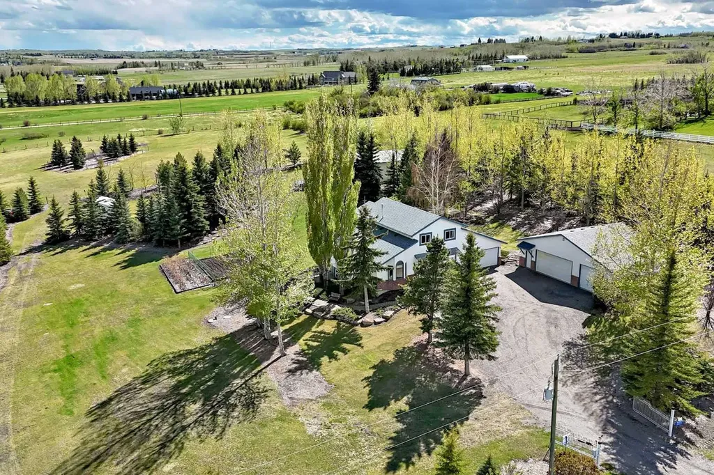 16253 262 Avenue E De Winton AB T1S 4G7