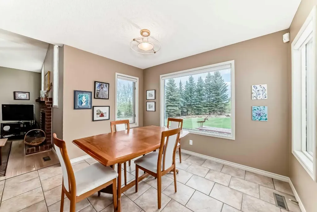 16253 262 Avenue E De Winton AB T1S 4G7