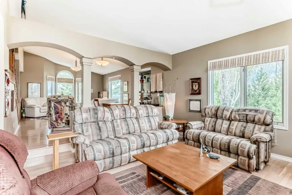 16253 262 Avenue E De Winton AB T1S 4G7
