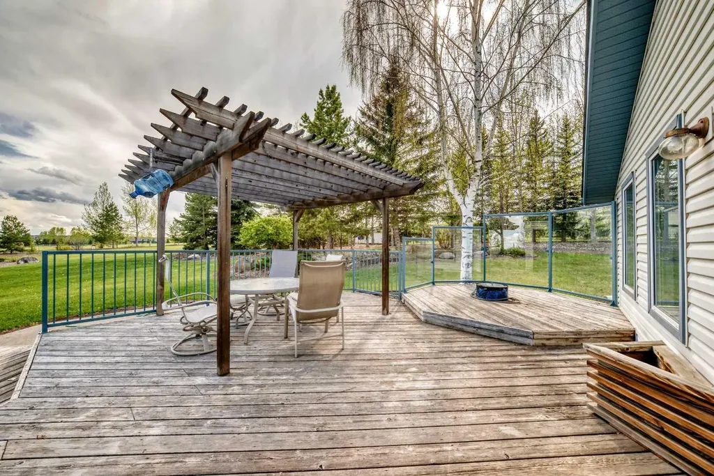 16253 262 Avenue E De Winton AB T1S 4G7
