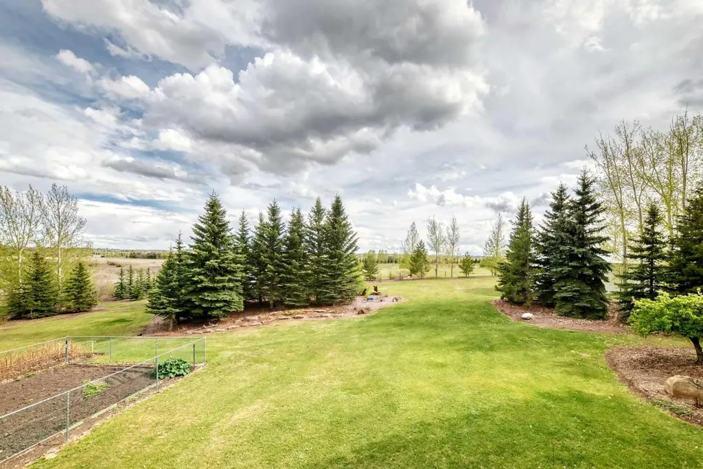 16253 262 Avenue E De Winton AB T1S 4G7