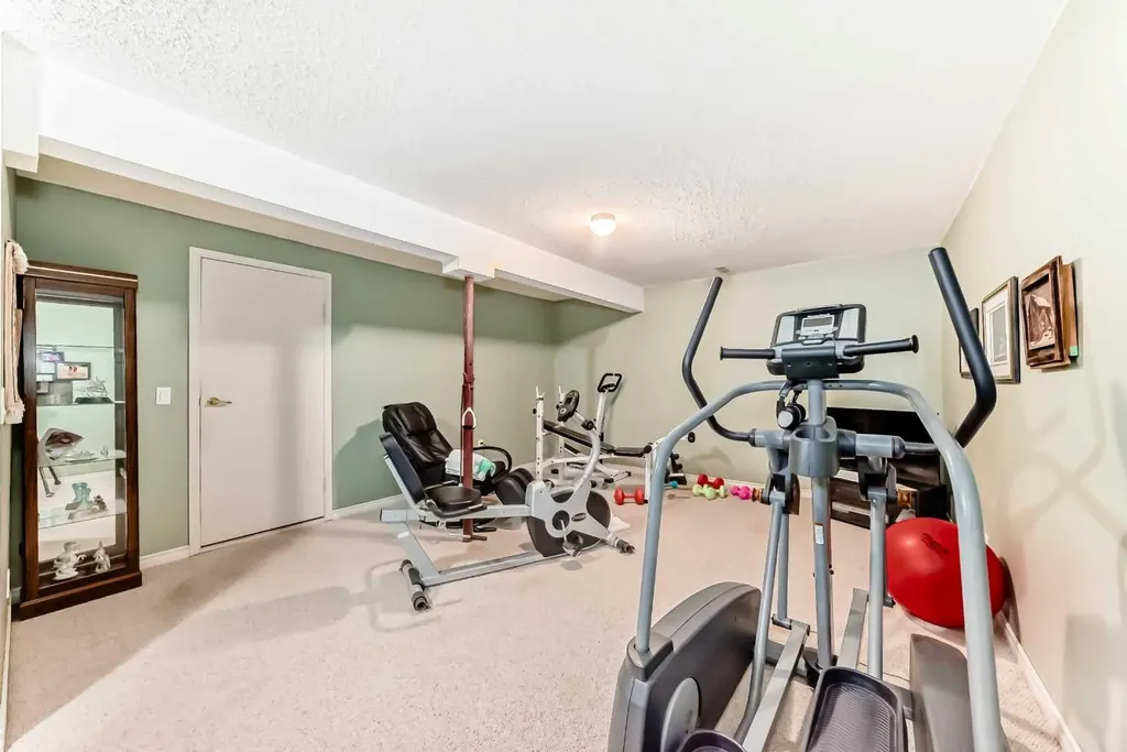 16253 262 Avenue E De Winton AB T1S 4G7