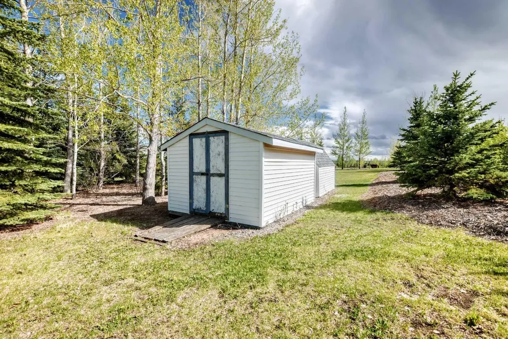 16253 262 Avenue E De Winton AB T1S 4G7