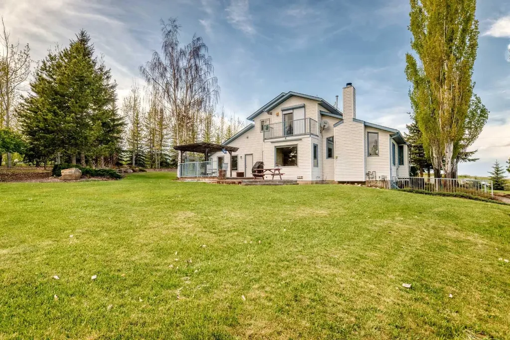 16253 262 Avenue E De Winton AB T1S 4G7