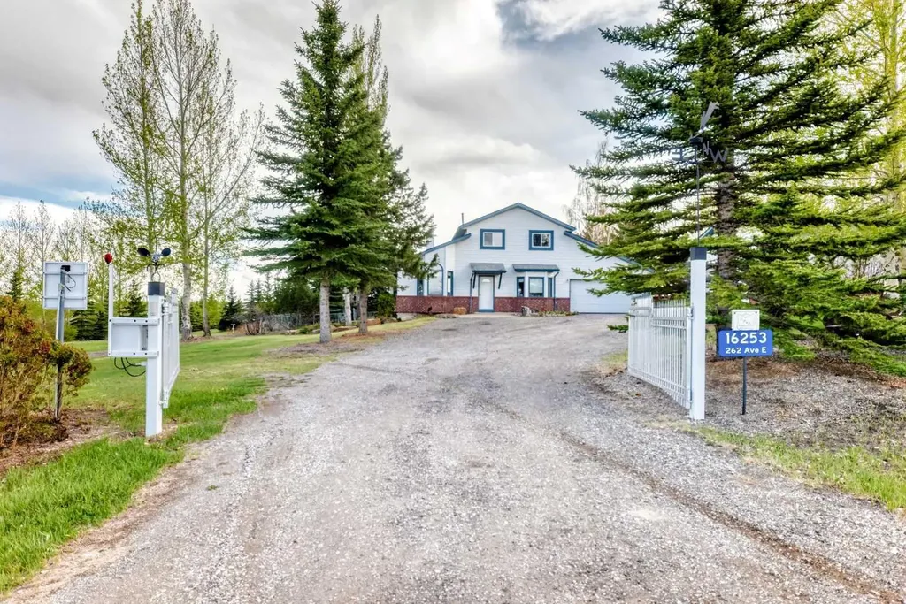 16253 262 Avenue E De Winton AB T1S 4G7
