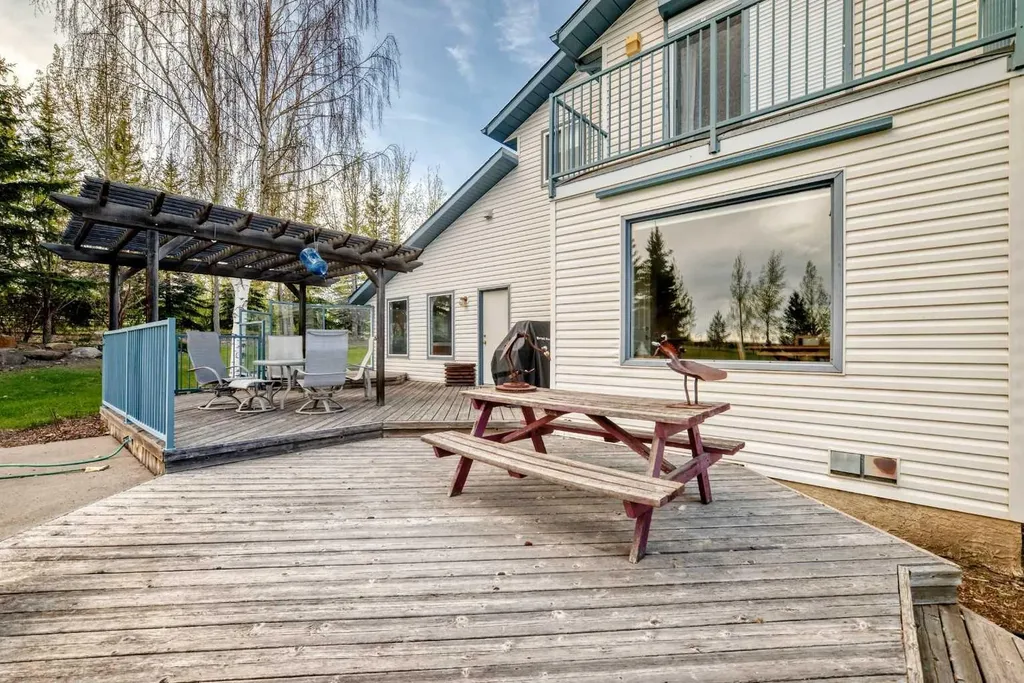 16253 262 Avenue E De Winton AB T1S 4G7