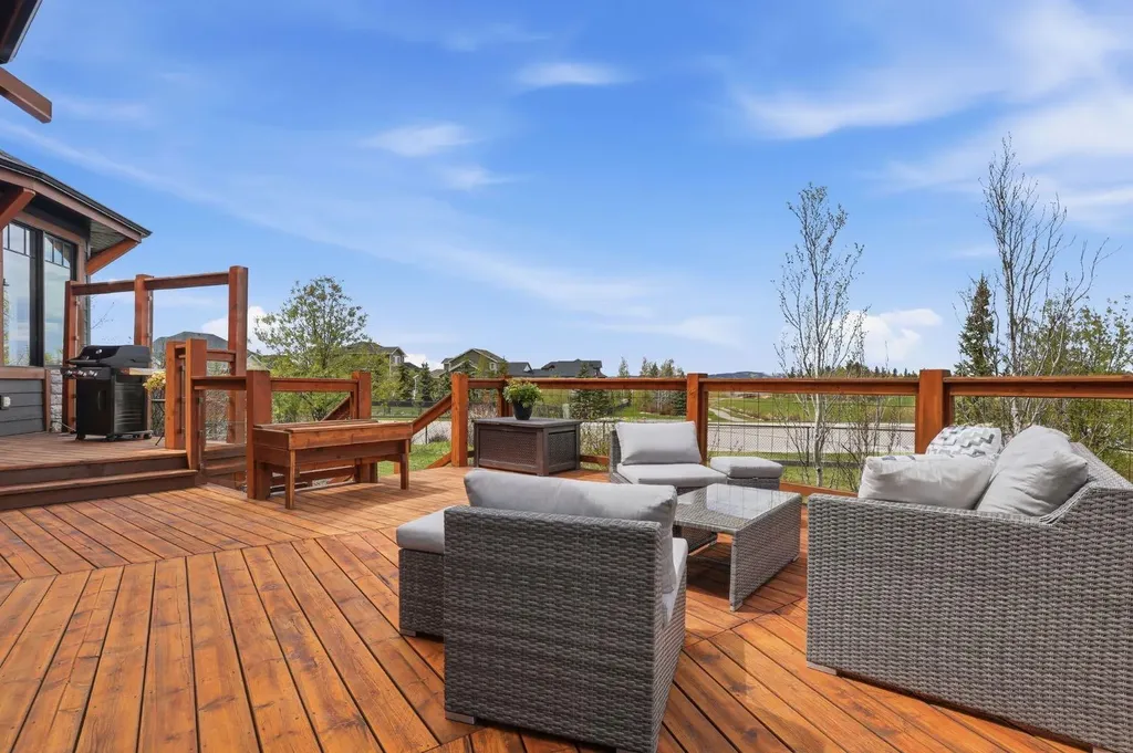 648 Montclair Place Rural Rocky View County AB T4C 0A9