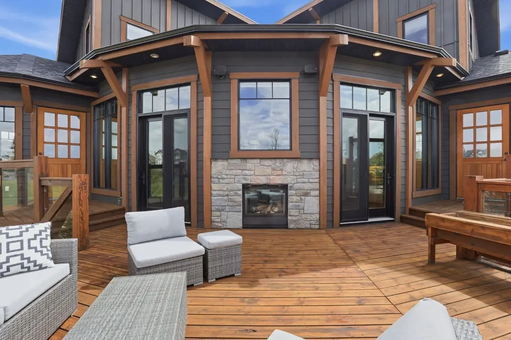 648 Montclair Place Rural Rocky View County AB T4C 0A9