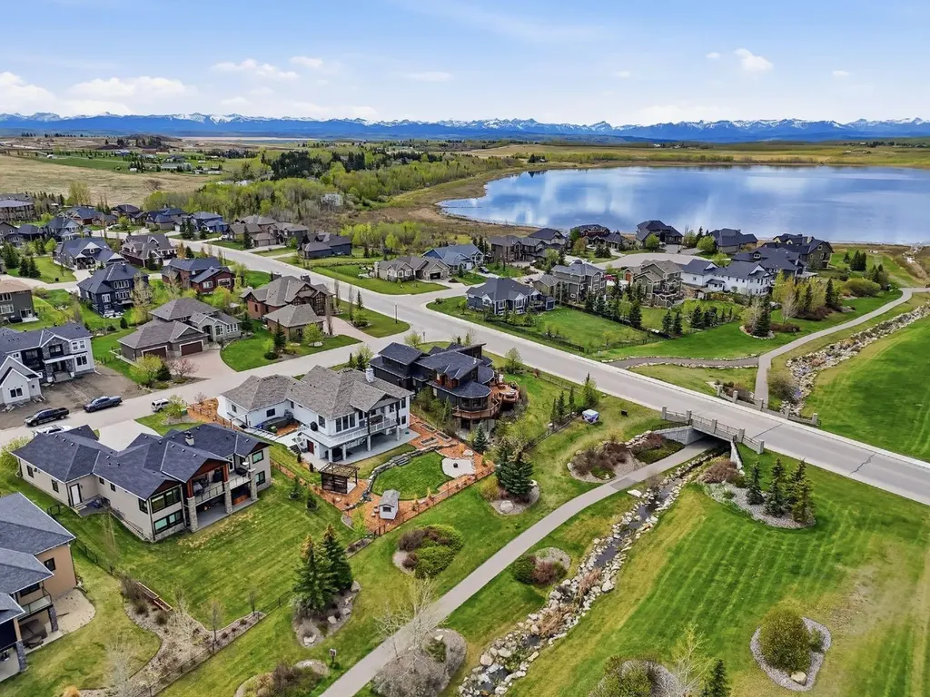 648 Montclair Place Rural Rocky View County AB T4C 0A9