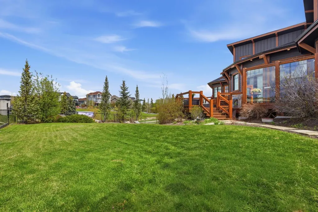 648 Montclair Place Rural Rocky View County AB T4C 0A9
