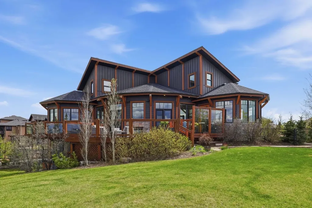 648 Montclair Place Rural Rocky View County AB T4C 0A9