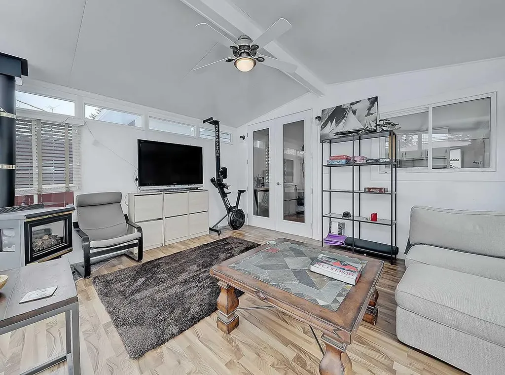 247 Simons Road NW Calgary AB T2K 2X4