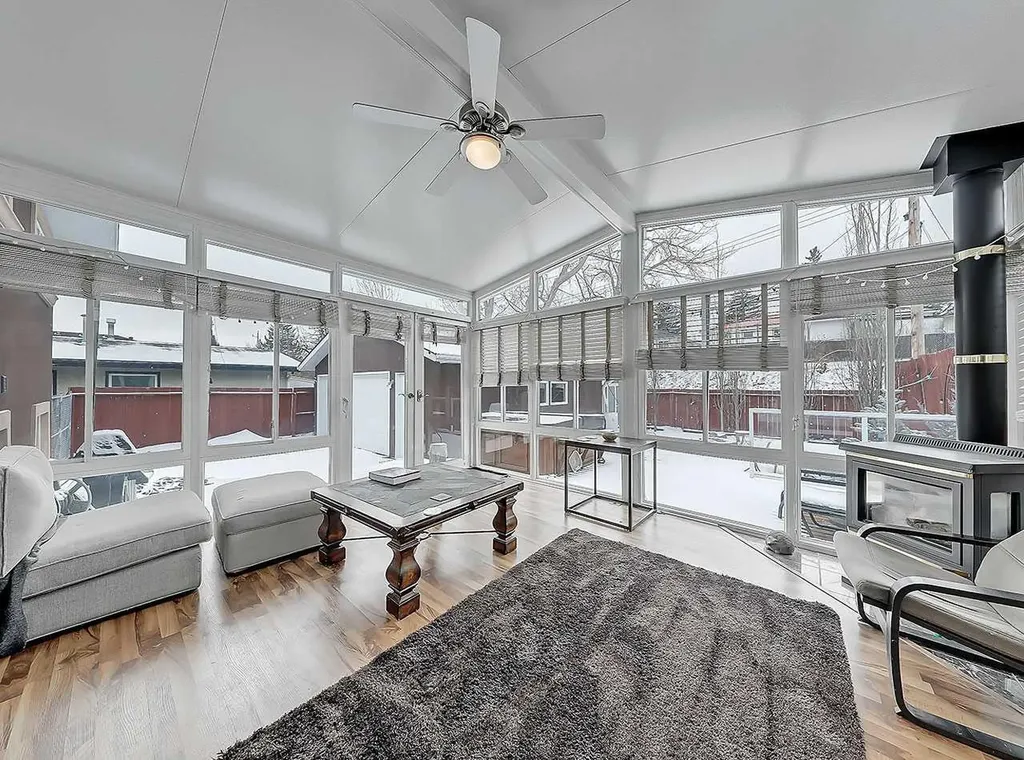 247 Simons Road NW Calgary AB T2K 2X4