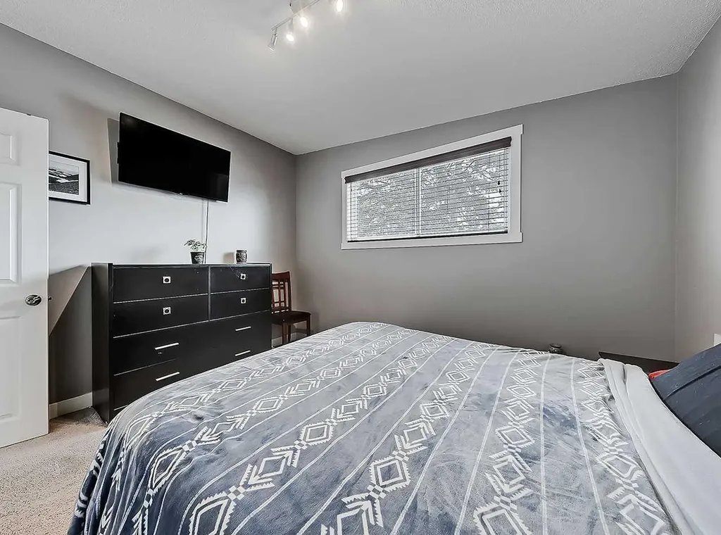 247 Simons Road NW Calgary AB T2K 2X4