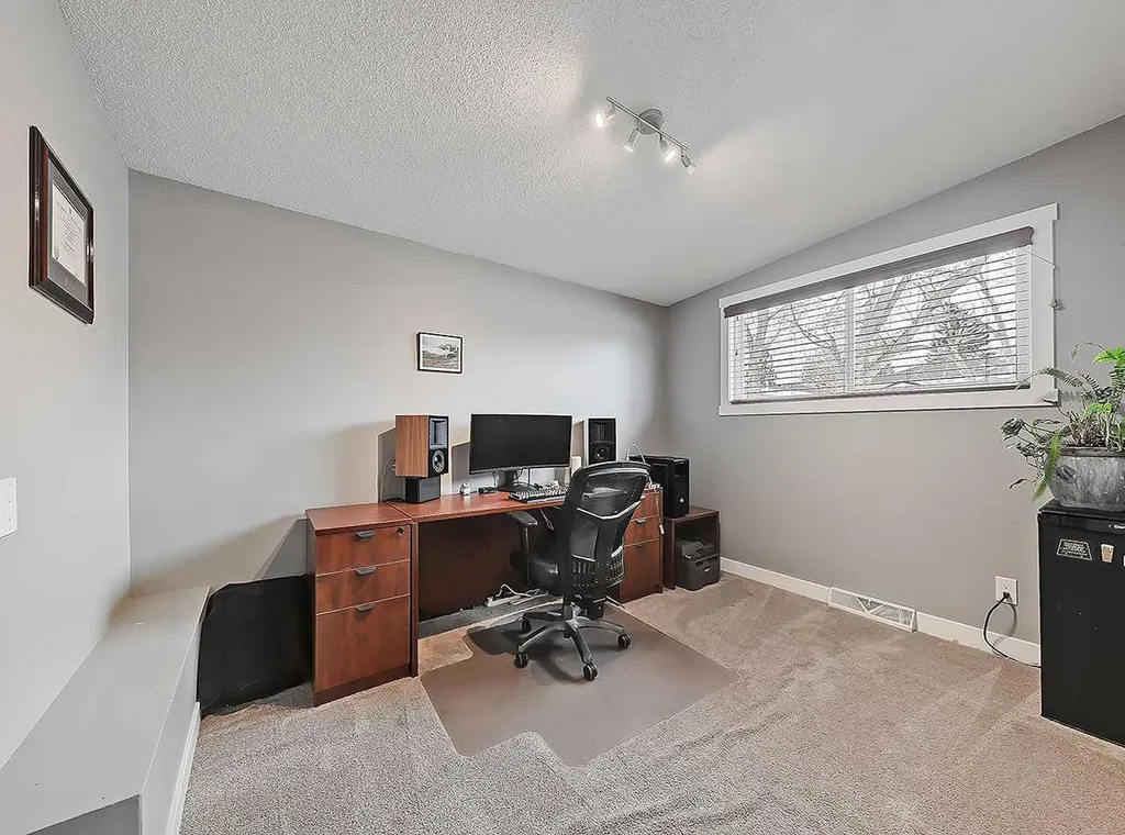 247 Simons Road NW Calgary AB T2K 2X4