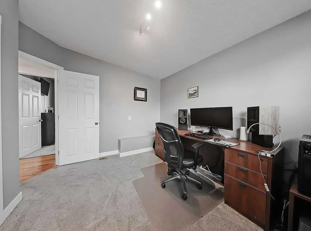 247 Simons Road NW Calgary AB T2K 2X4