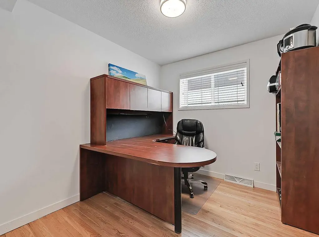 247 Simons Road NW Calgary AB T2K 2X4