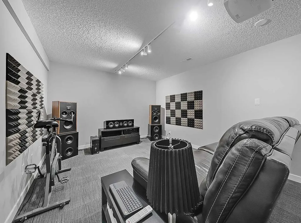 247 Simons Road NW Calgary AB T2K 2X4