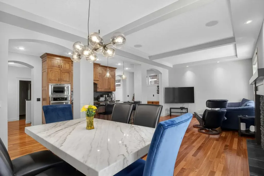 30 Cranarch Circle SE Calgary AB T1S 0S3