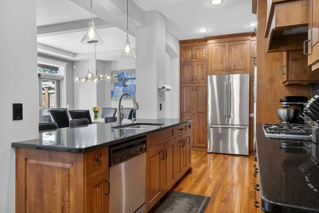 30 Cranarch Circle SE Calgary AB T1S 0S3