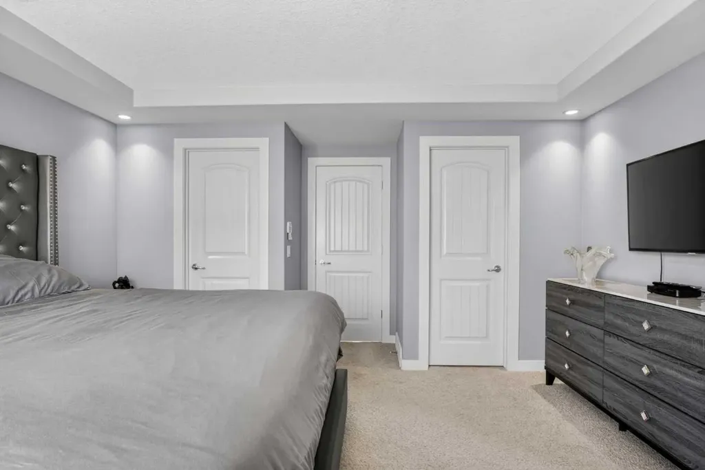 30 Cranarch Circle SE Calgary AB T1S 0S3