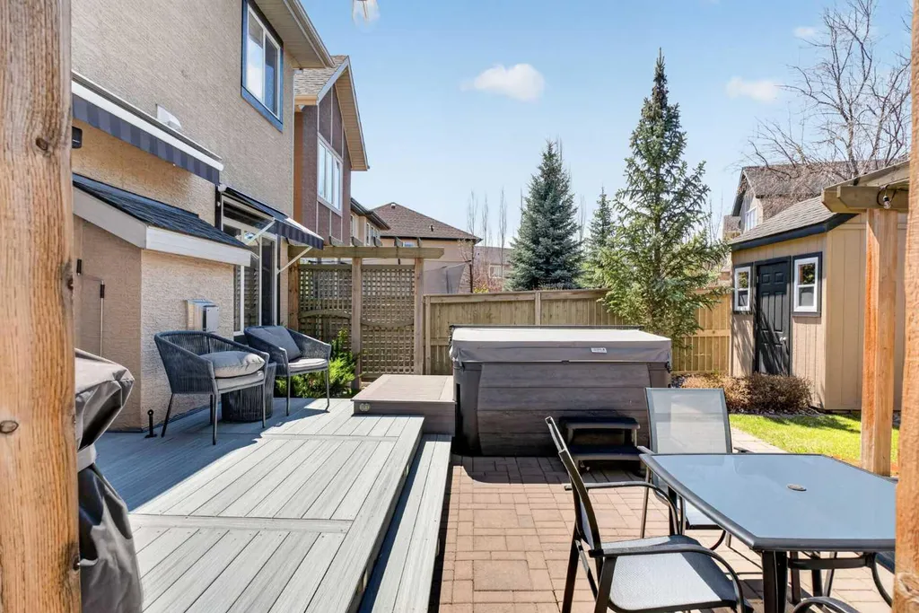 30 Cranarch Circle SE Calgary AB T1S 0S3