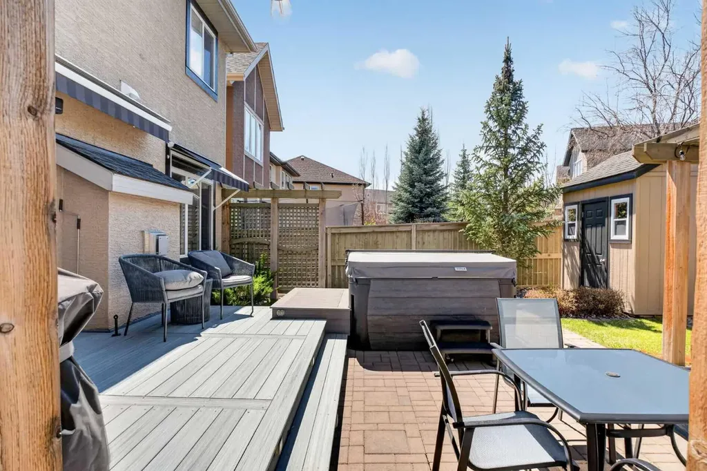 30 Cranarch Circle SE Calgary AB T1S 0S3