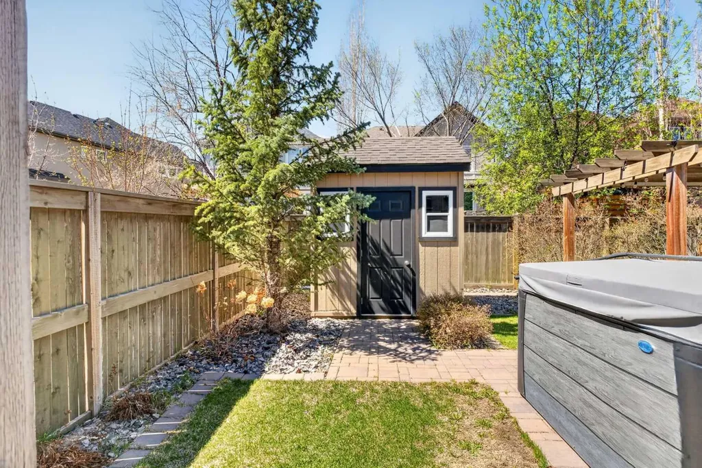 30 Cranarch Circle SE Calgary AB T1S 0S3