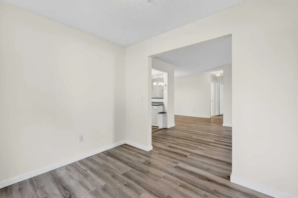 280 Shawville Way SE Calgary AB T2Y 3Z8