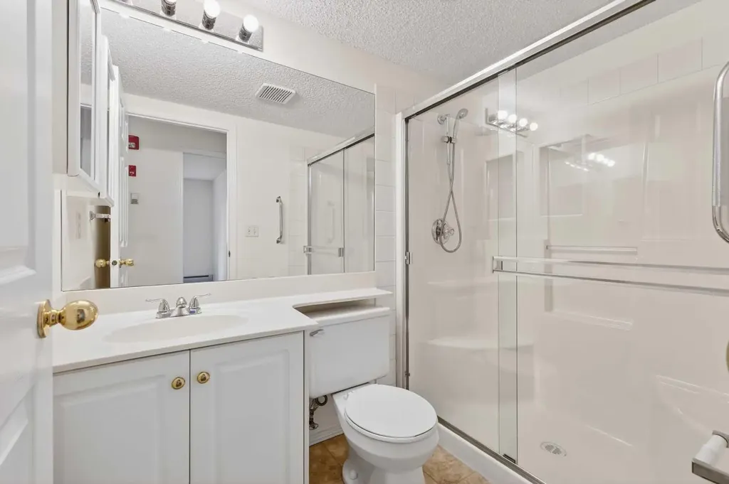 280 Shawville Way SE Calgary AB T2Y 3Z8