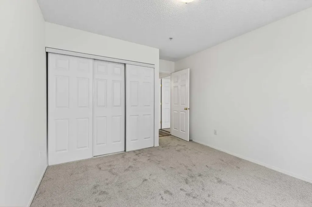 280 Shawville Way SE Calgary AB T2Y 3Z8