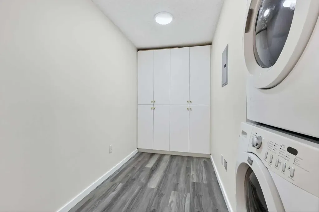 280 Shawville Way SE Calgary AB T2Y 3Z8