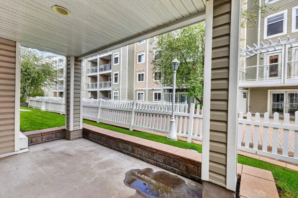 280 Shawville Way SE Calgary AB T2Y 3Z8