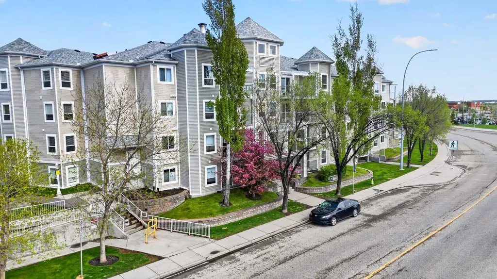 280 Shawville Way SE Calgary AB T2Y 3Z8