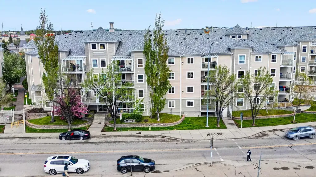 280 Shawville Way SE Calgary AB T2Y 3Z8