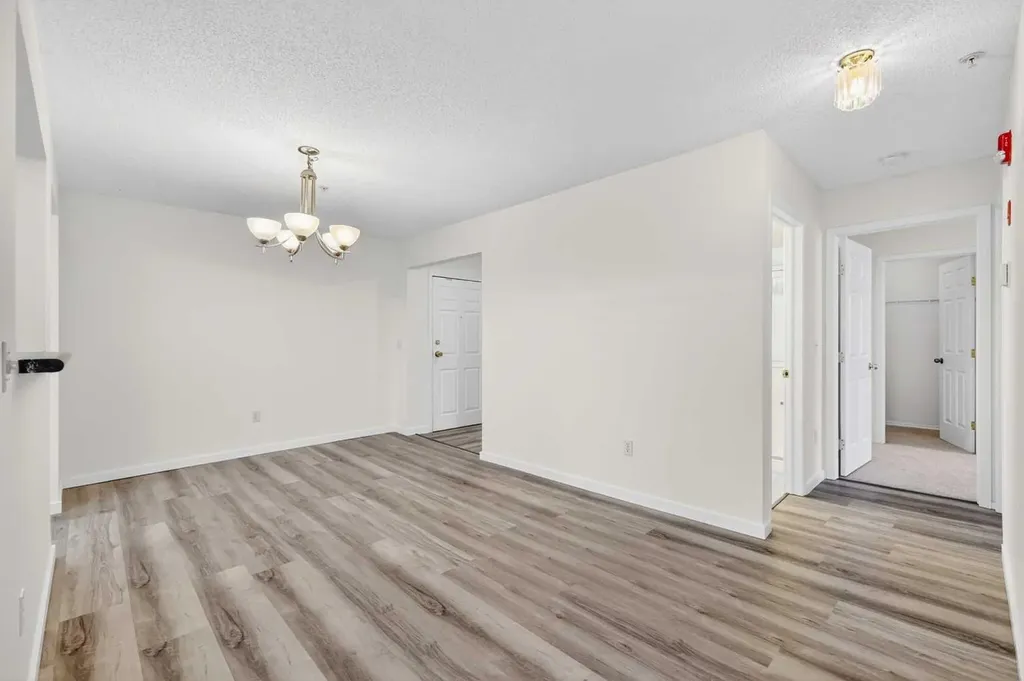 280 Shawville Way SE Calgary AB T2Y 3Z8