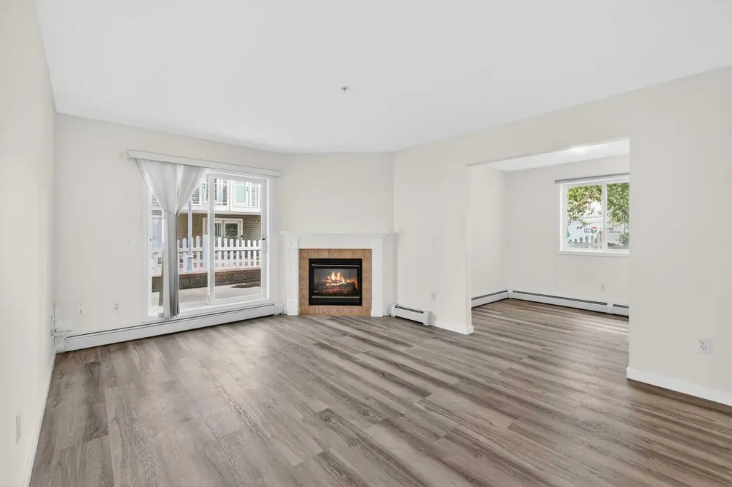 280 Shawville Way SE Calgary AB T2Y 3Z8