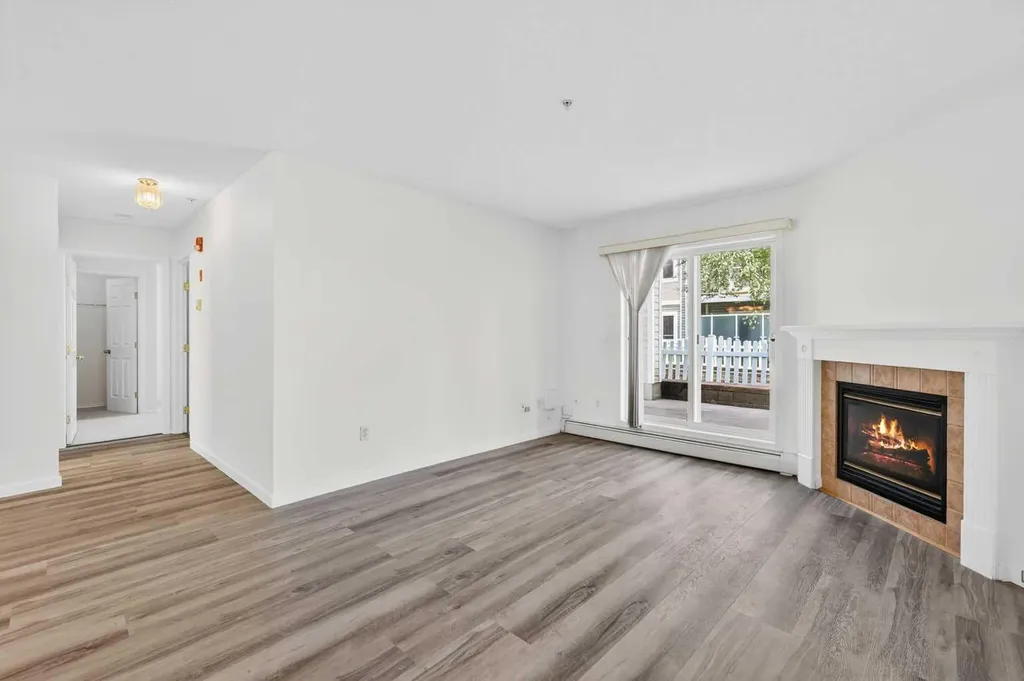 280 Shawville Way SE Calgary AB T2Y 3Z8