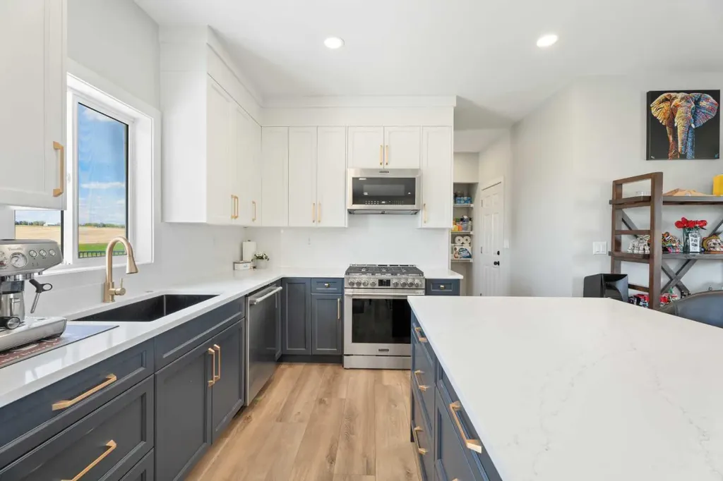 354177 76 Street E Rural Foothills County AB T1S5W9