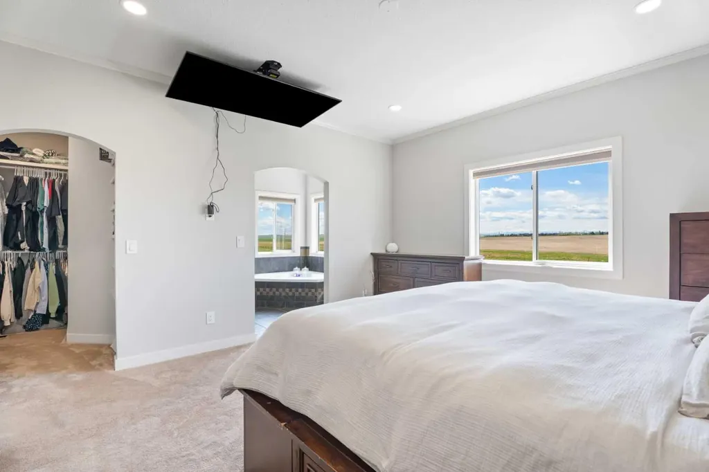354177 76 Street E Rural Foothills County AB T1S5W9