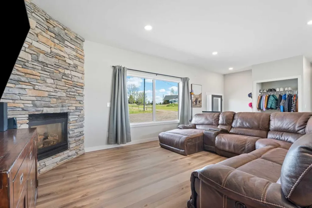 354177 76 Street E Rural Foothills County AB T1S5W9