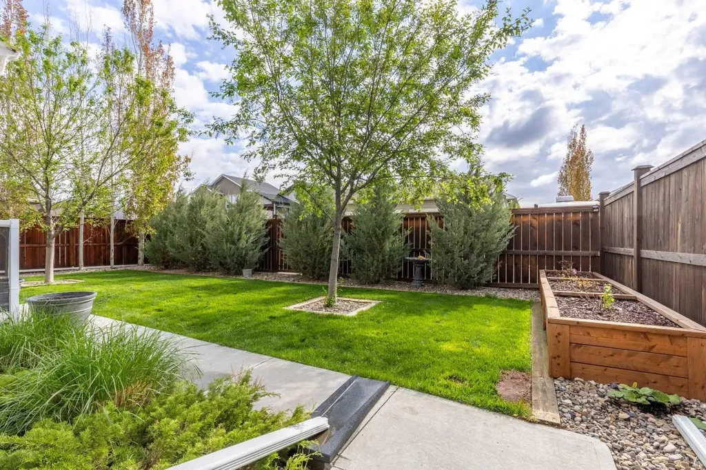 2659 Elm Drive Coaldale AB T1M 0C9