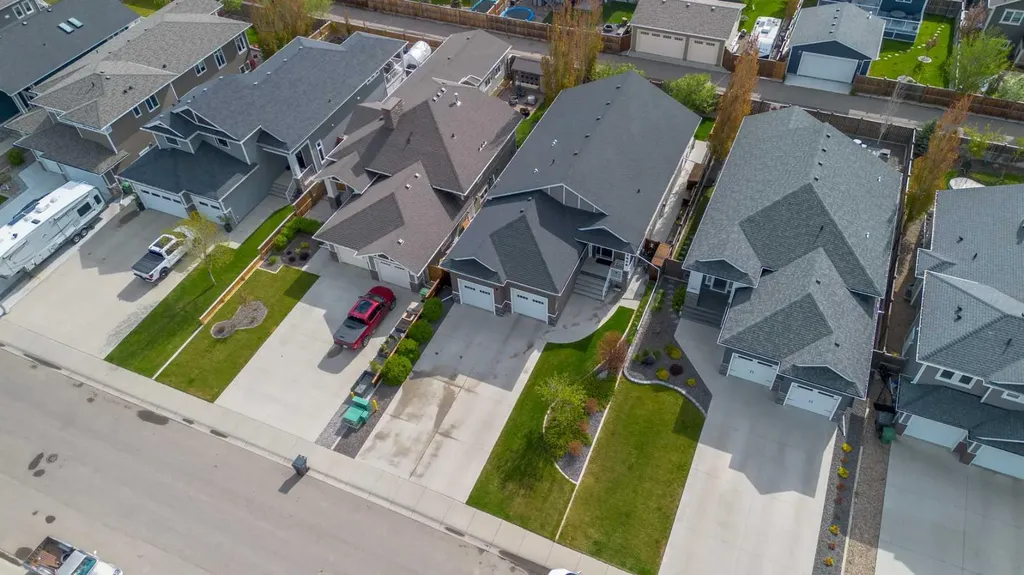 2659 Elm Drive Coaldale AB T1M 0C9