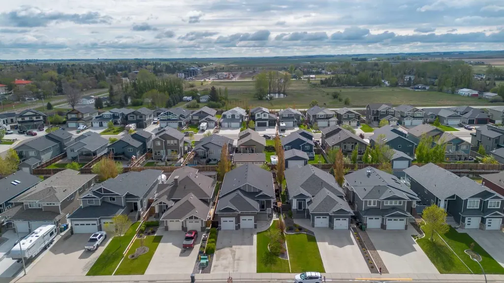 2659 Elm Drive Coaldale AB T1M 0C9