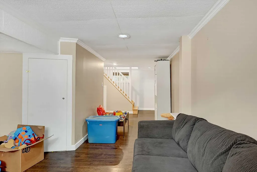 9624 Hillcrest Drive Grande Prairie AB T8V 1A8