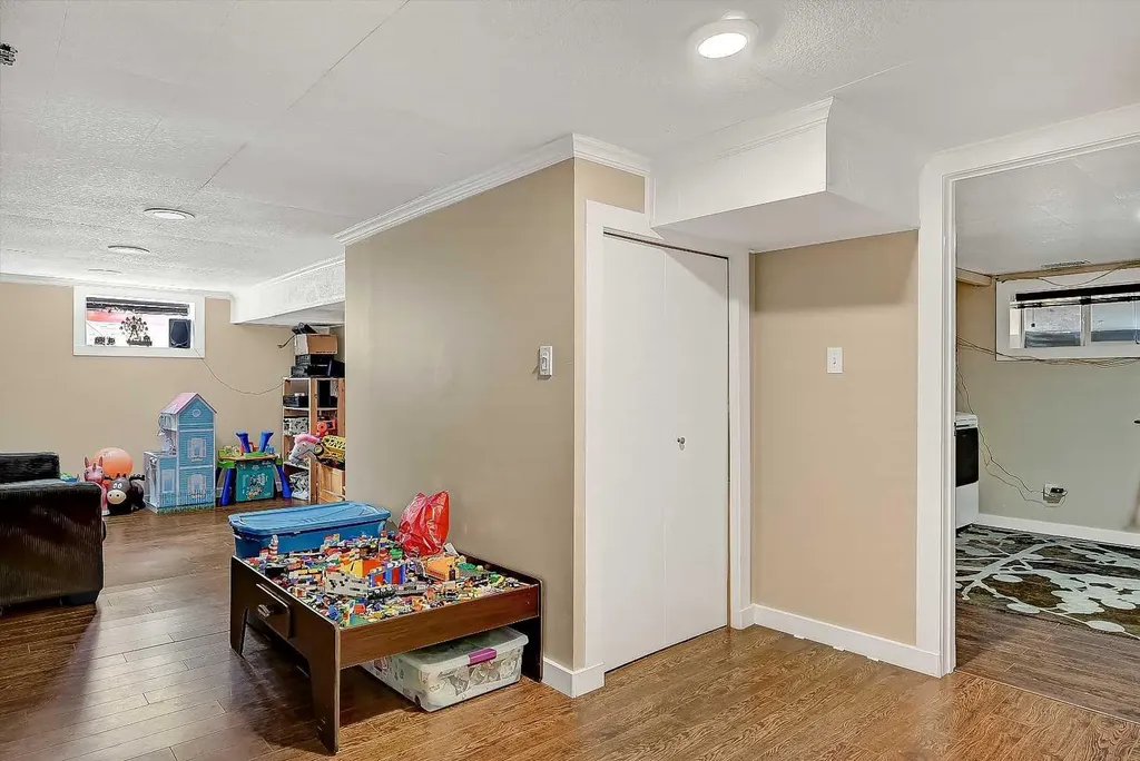 9624 Hillcrest Drive Grande Prairie AB T8V 1A8