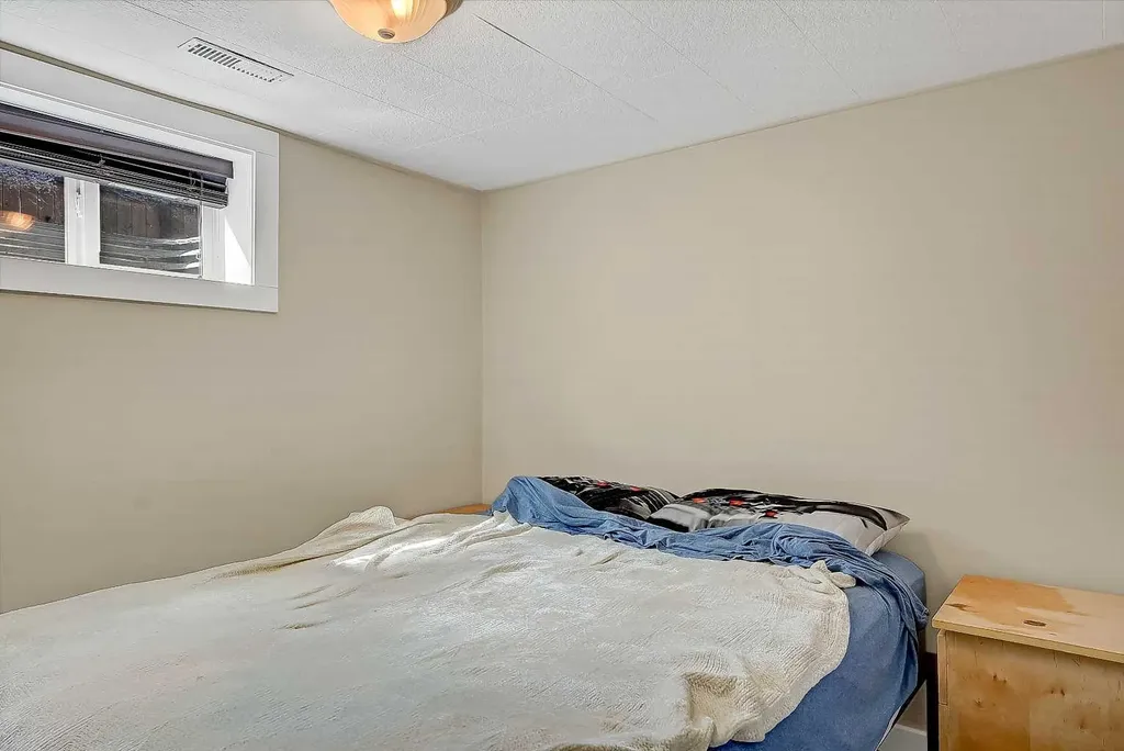 9624 Hillcrest Drive Grande Prairie AB T8V 1A8